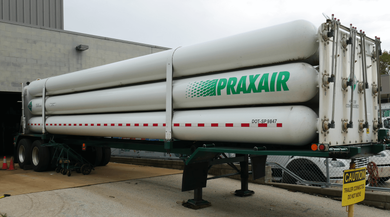 Praxair Helium Tube Trailers